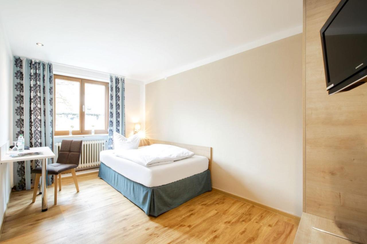 Hotelgasthof Bayerischer Hof Зульцбах-Розенберґ Екстер'єр фото
