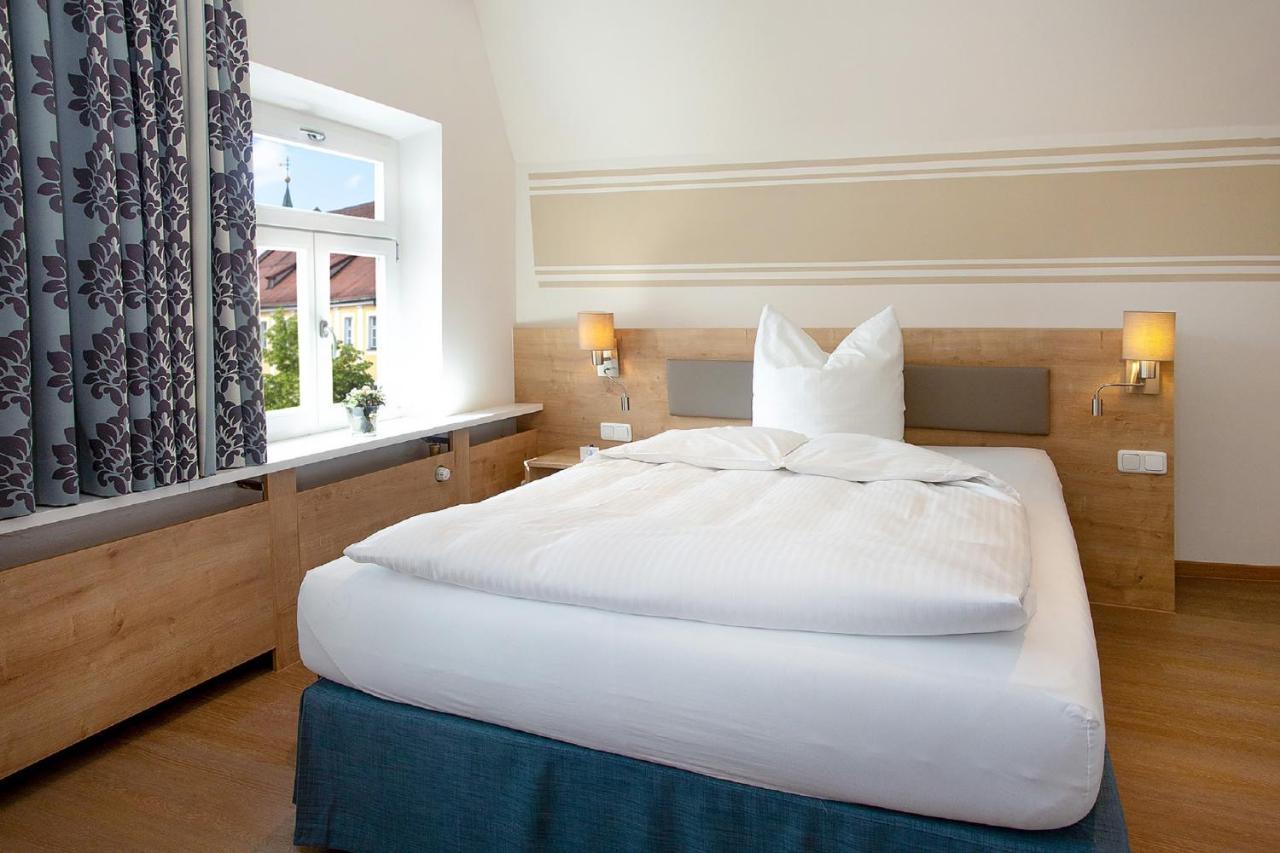 Hotelgasthof Bayerischer Hof Зульцбах-Розенберґ Екстер'єр фото